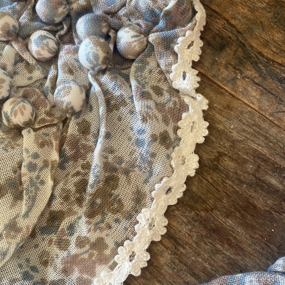 Vintage Style Lace detail Wrap - Picture 6 of 6